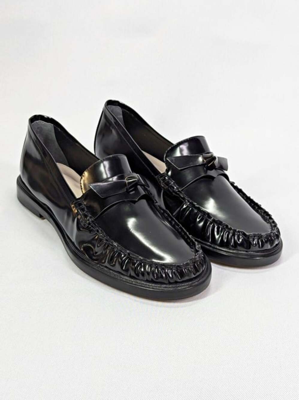 Alexandre Birman Women's Black Shine Clarita Loafers Size 39 MSRP $525